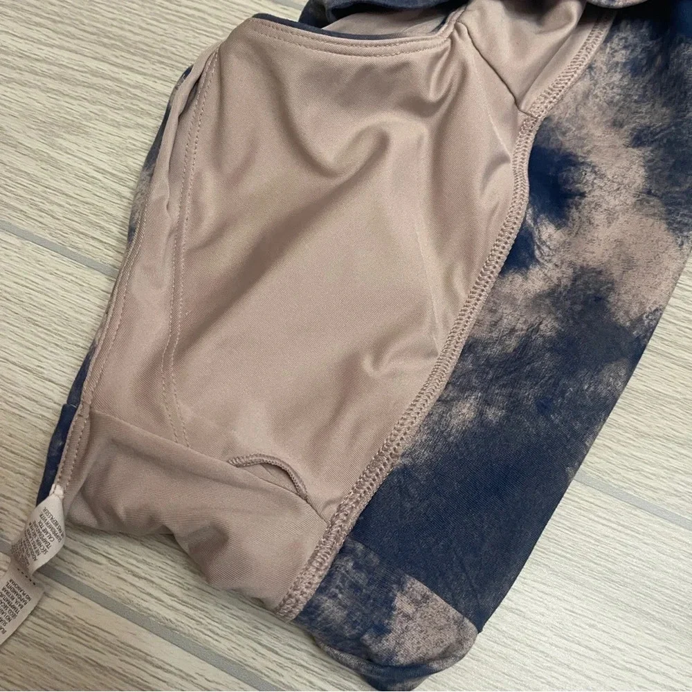 Balance and Harmony Tie Dye 2 Piece Yoga Athletic Set Bra and Leggings Women’s L